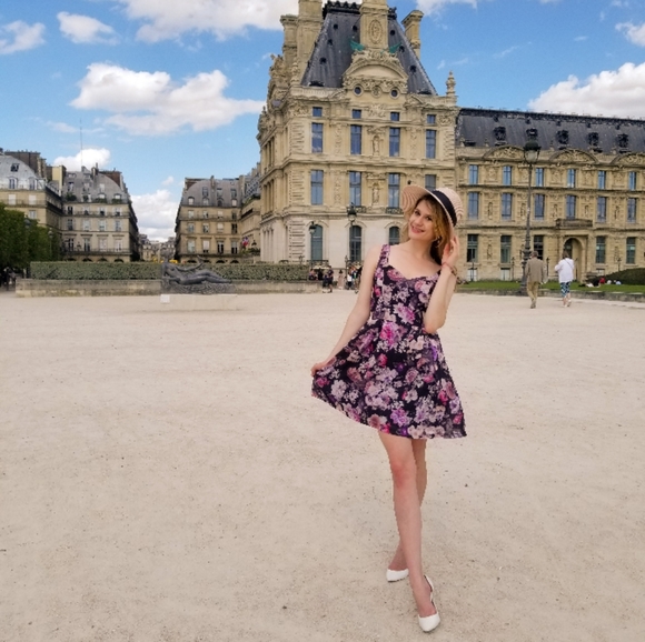 Meet your Posher, Kelley - Picture 3 of 5